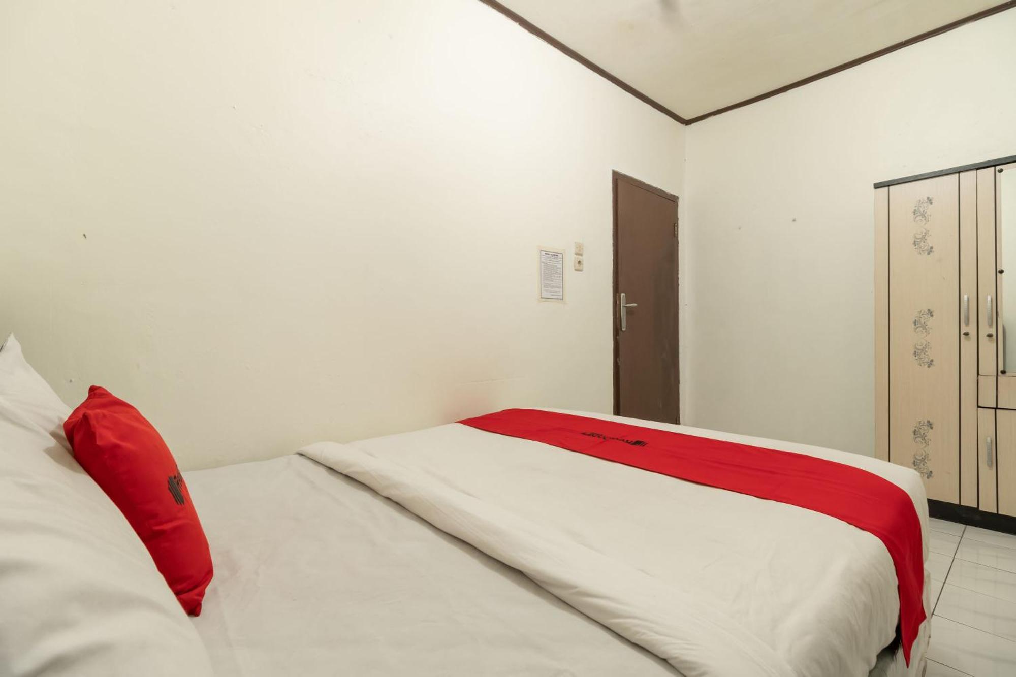 Reddoorz Near Pondok Indah Water Park Jakarta Exterior photo